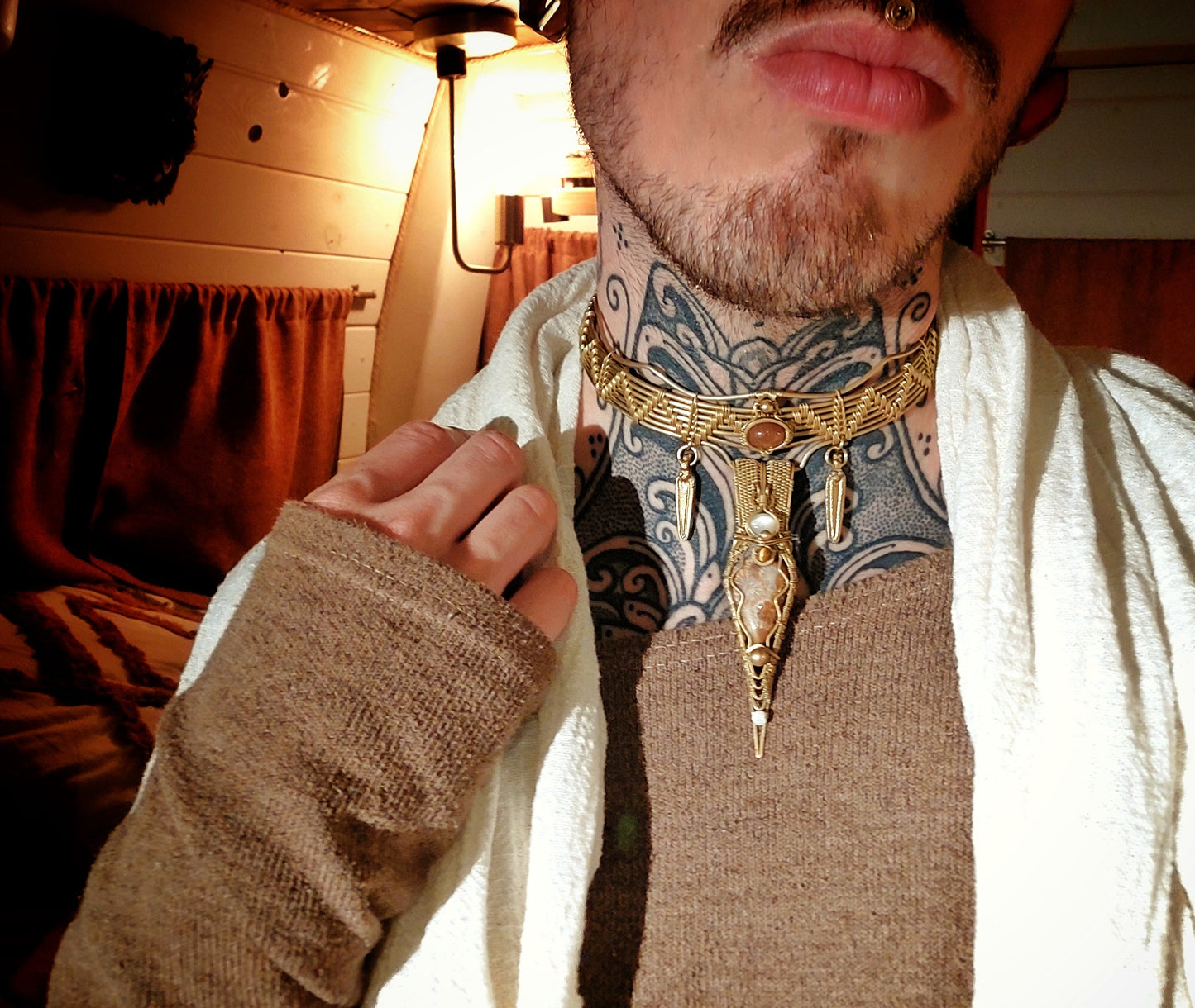 WIRE-WRAPPED NECKLACE FOSSIL CORAL