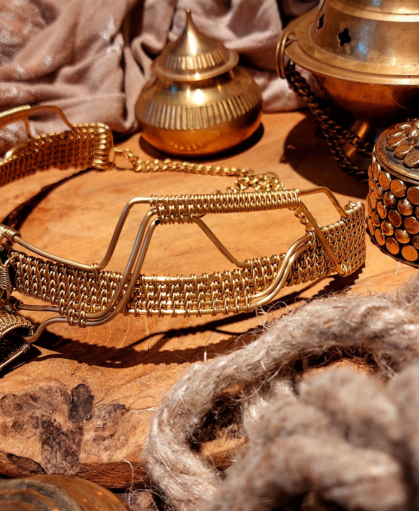 WIRE-WRAPPED NECKLACE HYPERSTENE