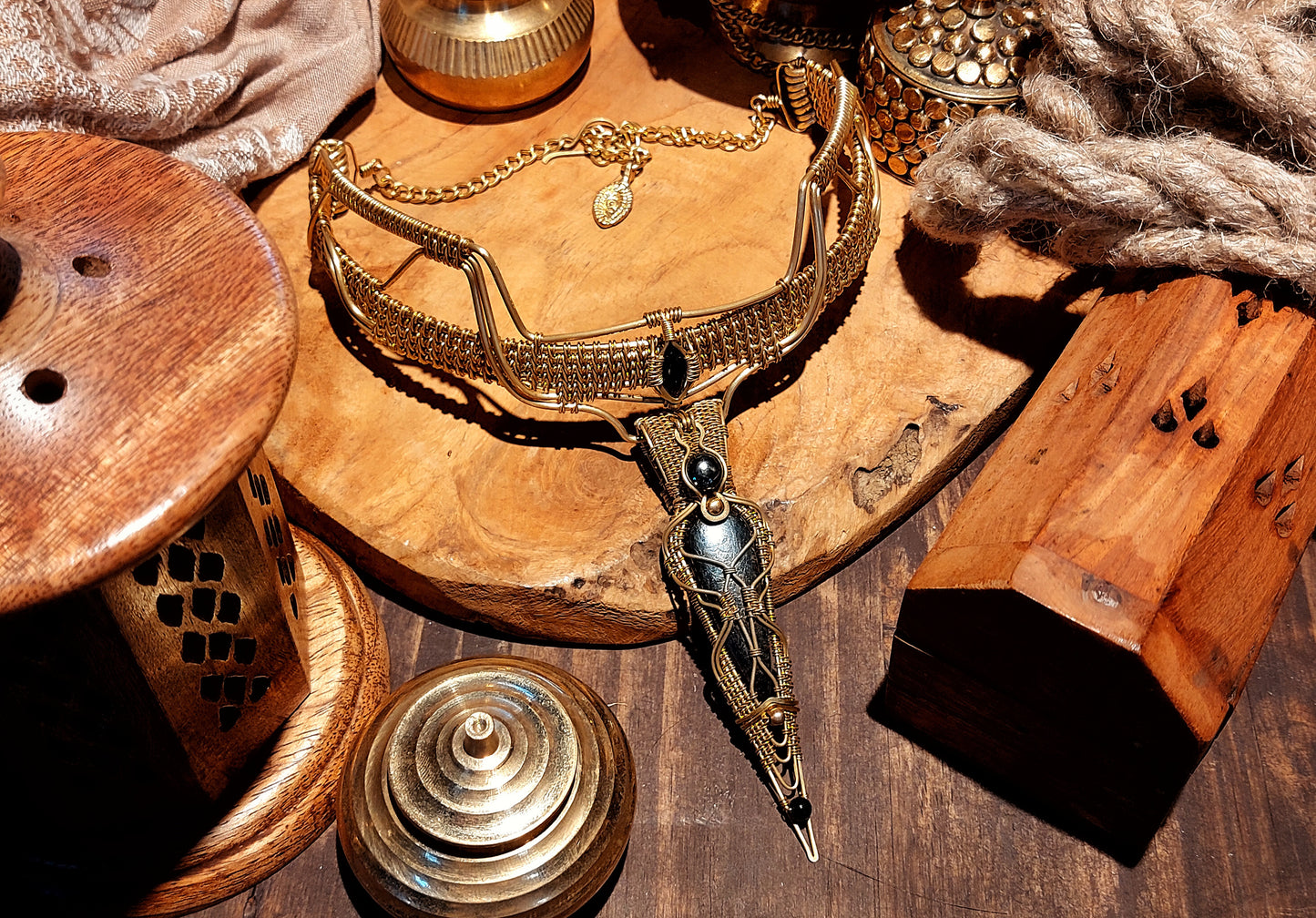 WIRE-WRAPPED NECKLACE HYPERSTENE