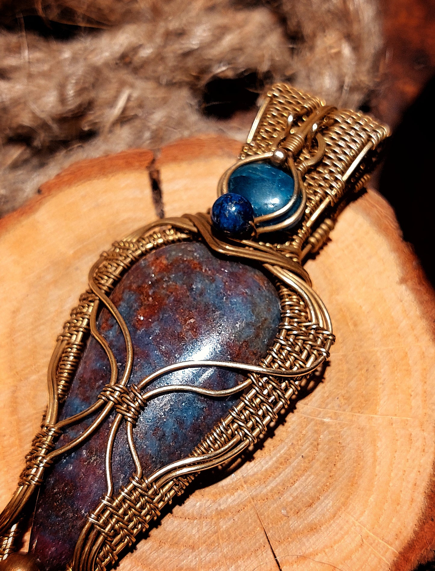 WIRE-WRAPPED PENDANT RUBY KYANITE