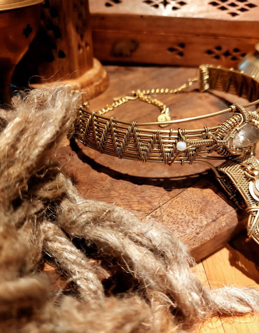 WIRE-WRAPPED NECKLACE LABRADORITE