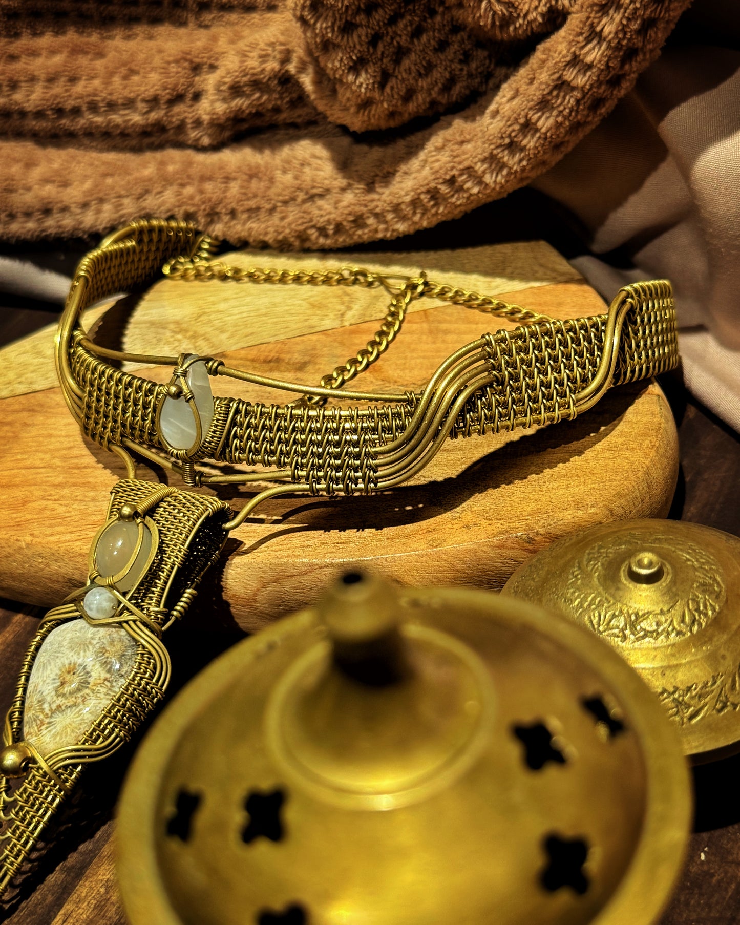 FOSSIL CORAL WIRE-WRAPPED NECKLACE