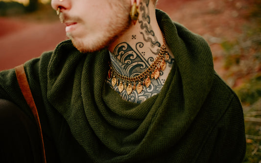 CHAINMAILNECKLACE WITH CHARMS