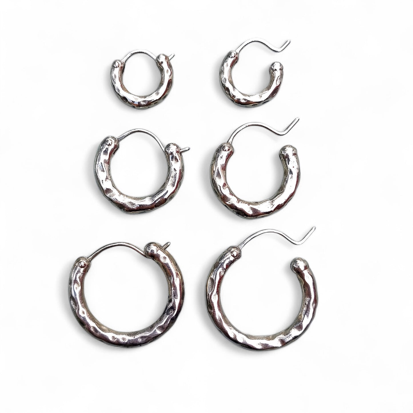 EARRING HAMMERED 3MM SILVER