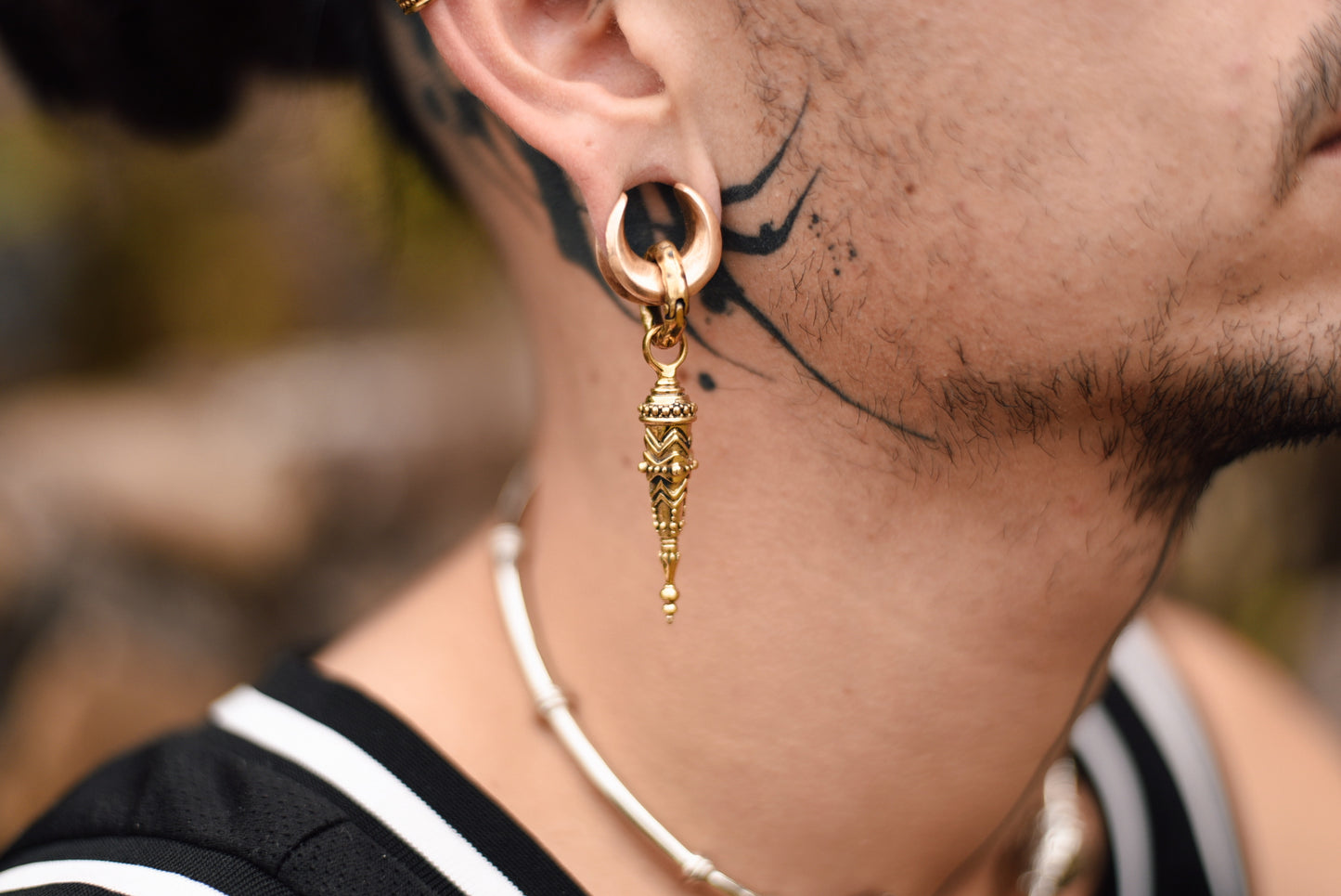 TEZARA HANGER GOLD SINGLE