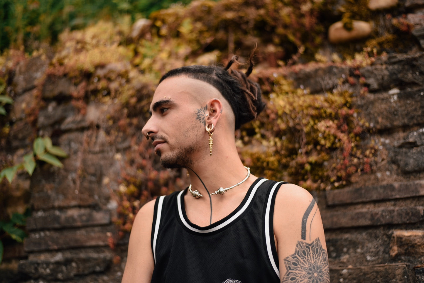 TEZARA HANGER GOLD SINGLE