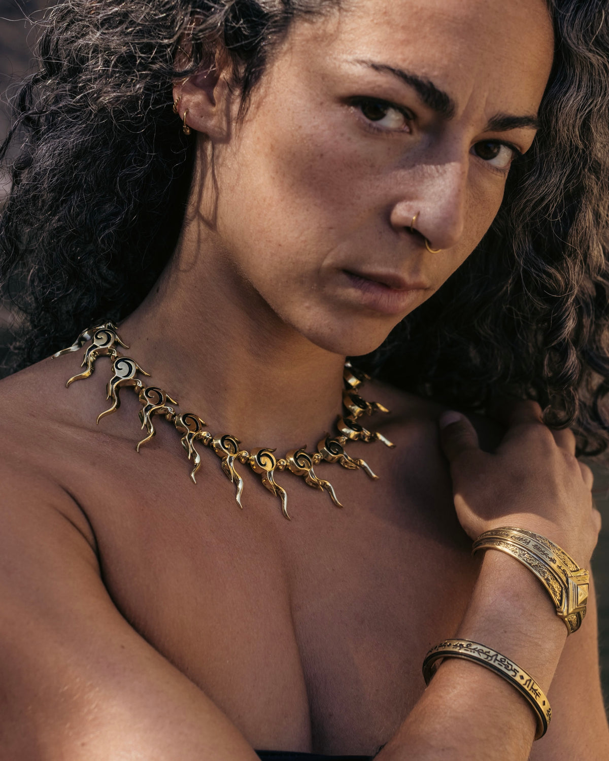 GUARDIAN SPINE NECKLACE GOLD