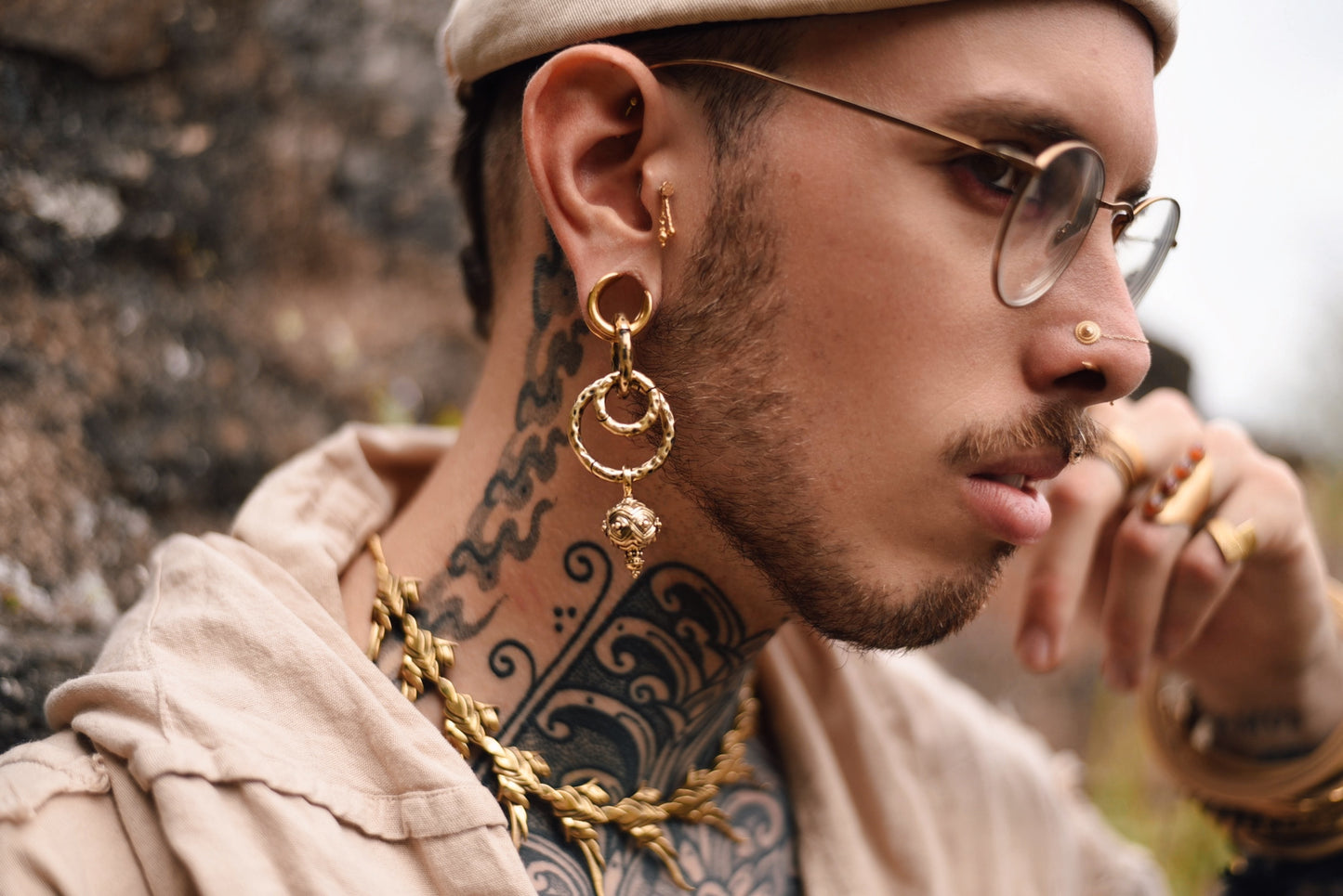 GOLIKA HANGER GOLD SINGLE